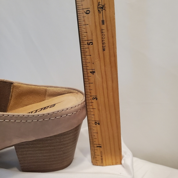 Earth Slide Shoe Taupe Suede 2" Stacked Block Heel Silver Studs on Front Size 8B - Picture 7 of 10